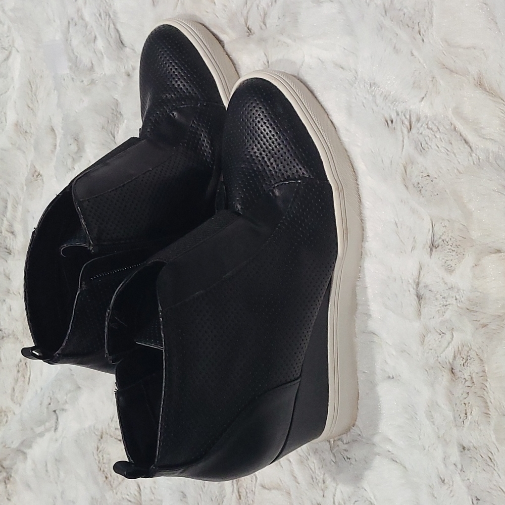 Mia wedges